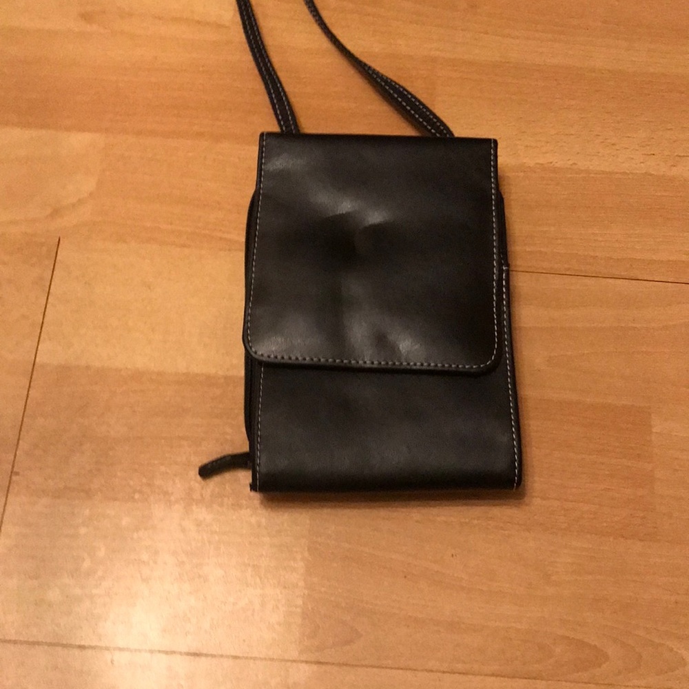 Crossbody pocket book
